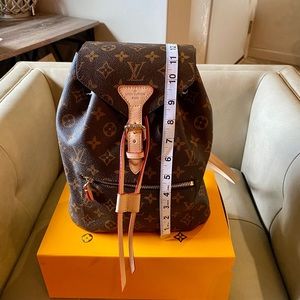 Louis Vuitton 👜